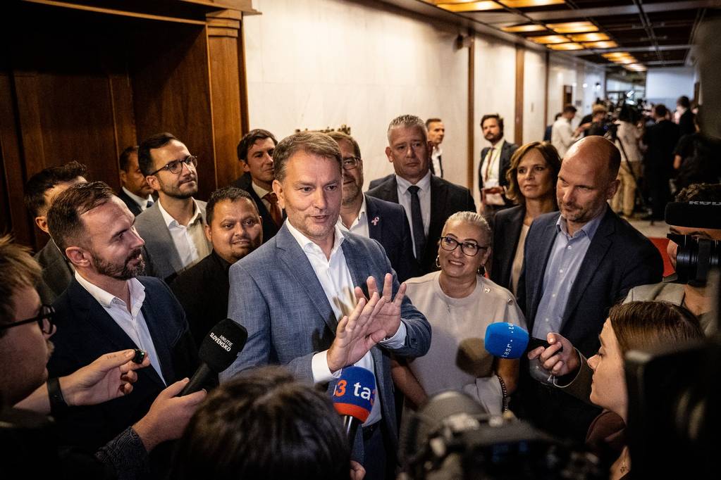Prieskum Infostat: Matovič skokanom, Smer bez väčšiny v NR SR Prieskum Infostat: Smer by vládu nezložil. Matovič skokanom mesiaca, PS dýcha na chrbát Ficovi