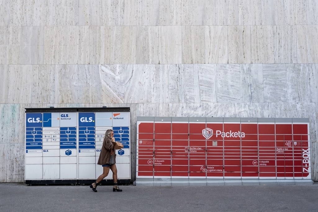 Mestá bojujú s balíkoboxmi: Stanú sa z nich nové prekážky?